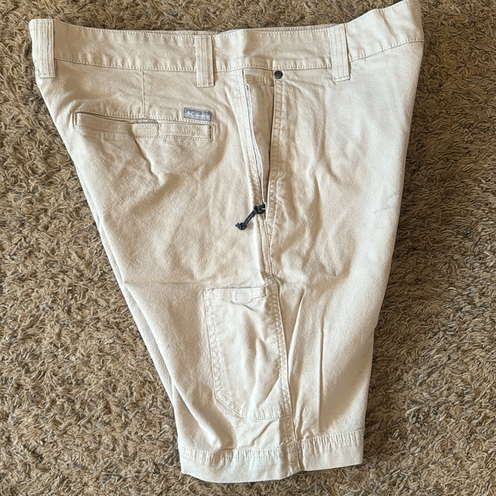 Columbia Men's Flex ROC™ Short in Fossil, Size 34W 10L - Picture 9 of 9